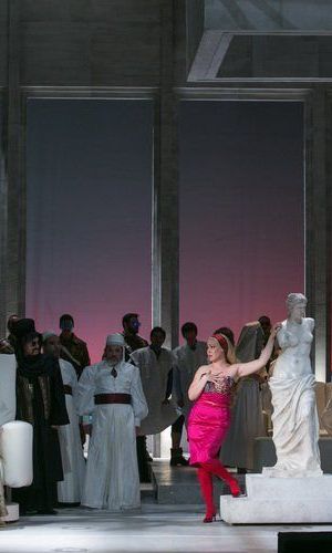 Olasz nő az Operában